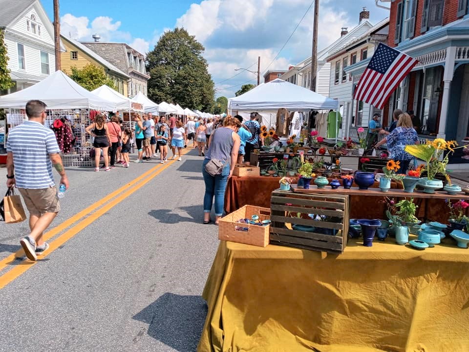 Pennsylvania & Beyond Travel Blog The Fall Arts Festival in Hummelstown