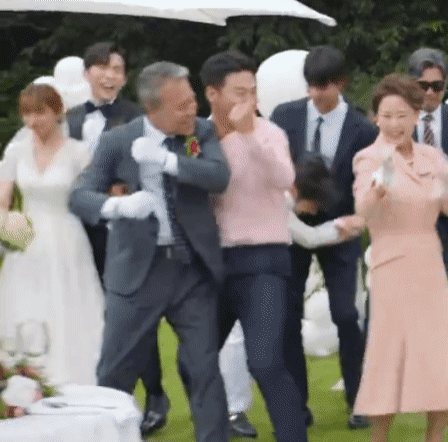 E1620DDF-411D-40CA-AB77-BEEAD1FD958E-738