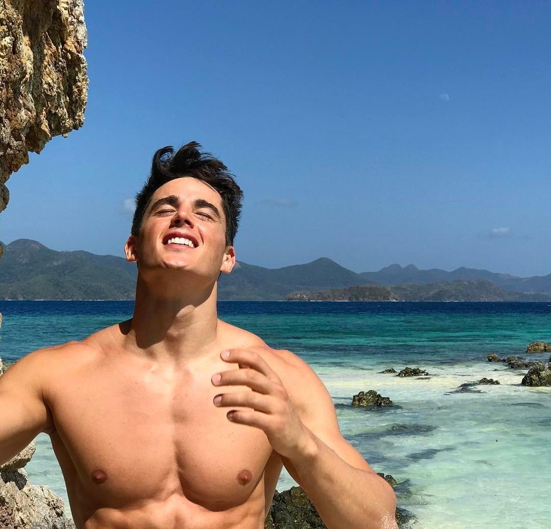handsome-male-models-shirtless-pecs-pietro-boselli-smile