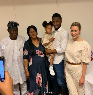 mikel obi with his mother an father