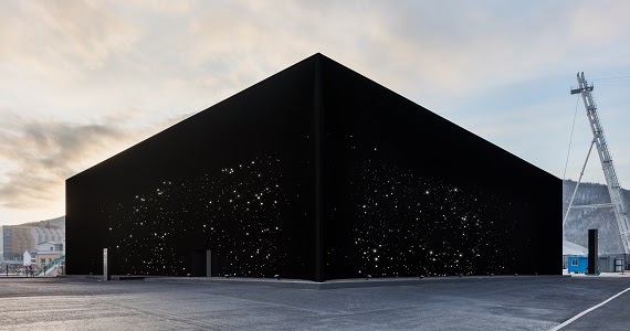 ミライノシテン最も黒い物質ベンタブラックを使った漆黒の建築？？無限の宇宙を表現【建築】