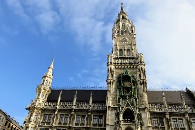 2 days in Munich in Spring: New Town Hall on Marienplatz