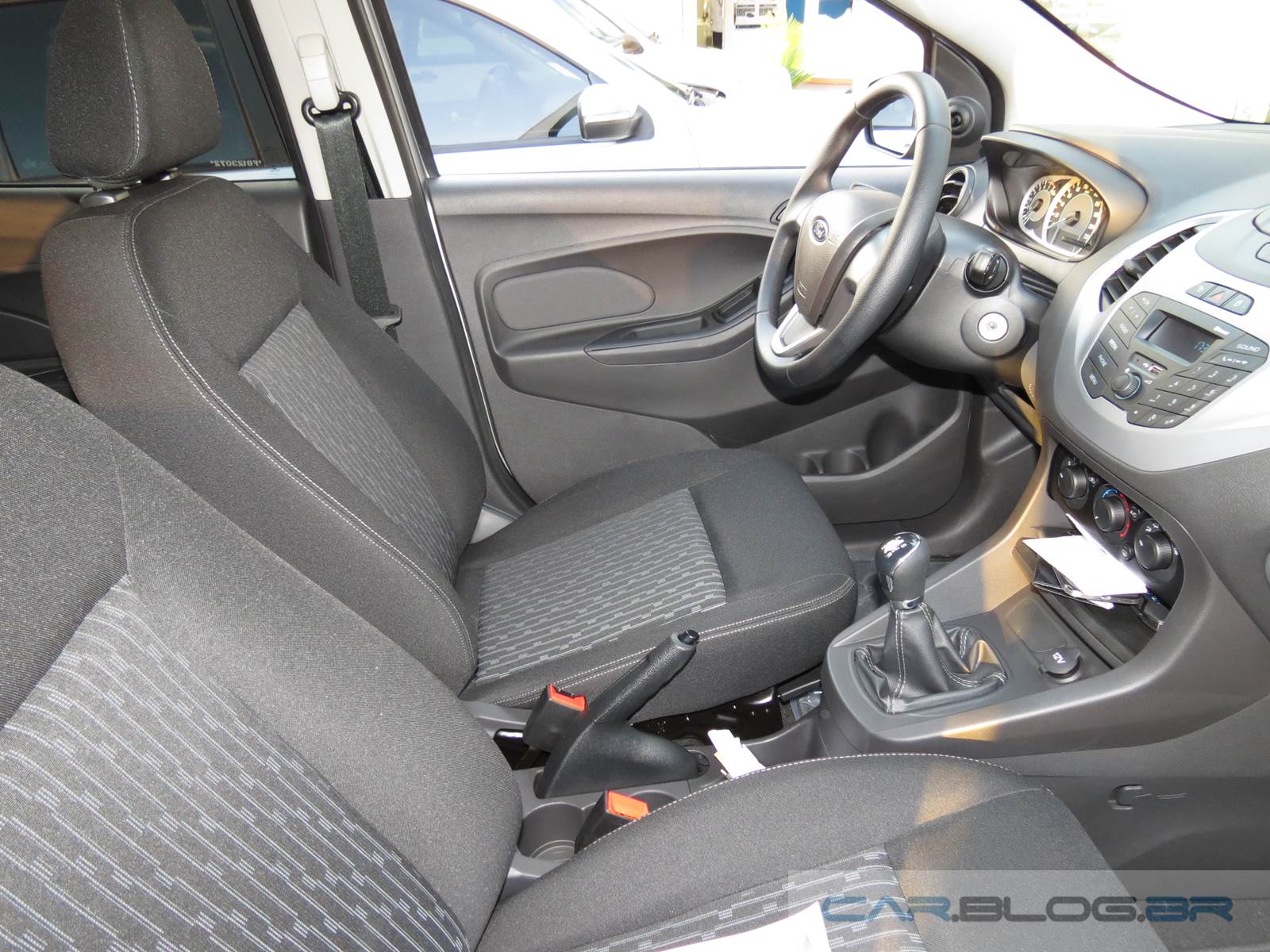 Novo Ford KA SE 2015 - teste de longa duração