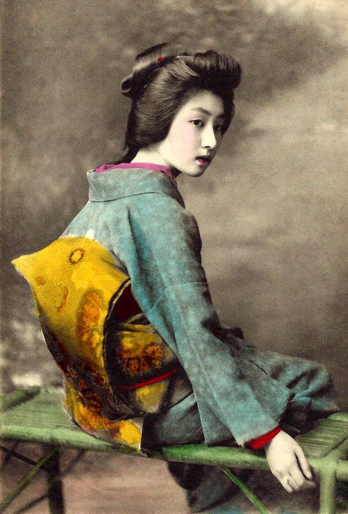 Dragon Beautiful Portraits Of A Popular Tokyo Geisha