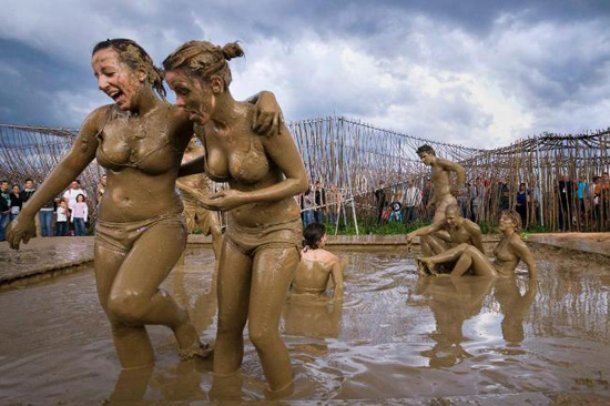 Mud Volleyball Nude 93