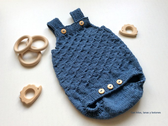 Con hilos, lanas y botones: Pelele Urban (Becharmed knitwear)