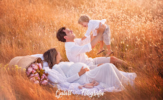 Galart fotógrafos.fotografías de embarazo en el campo. fotografía familiar. fotos familia en el campo. 