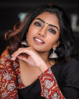 Actress Eesha rebba glam photoshoot in black saree