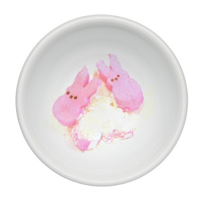 FUN KID PROJECT: TURN CANDY INTO PLAY DOUGH! {This dough has such a fun texture! Good luck putting it down} #playdough #playdoughrecipe #peepsplaydough #eastercraftsforkids