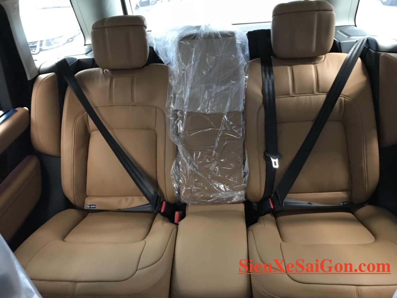 Siêu Phẩm SUV Range Rover LWB Mới 5 Chỗ Đời 2018 Model 2019 Màu Bạc ÁNh kim vừa về việt nam với giá trên 10 tỷ đồng có gì mới và đặc biệt