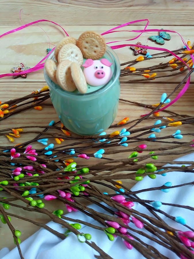 Tarta de queso y nubes sin horno. Marshmallow cheesecake. Postre en Monsieur Cuisine. Cuca. Receta fácil, rápida, rica, sencilla