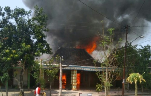 Kisah Pilu Kebakaran di Padas Tanon