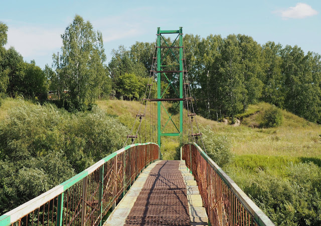 Подвесной вантовый пешеходный мост через Иню - о.п. Паровозный (ближний)