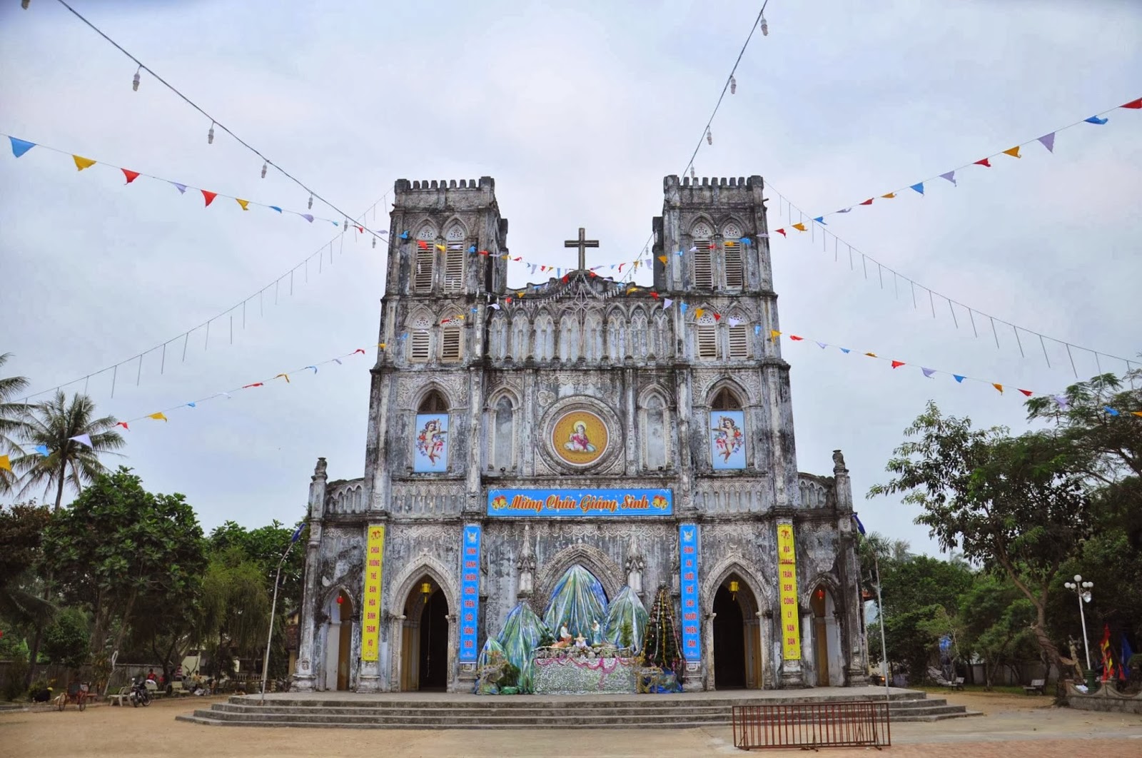 Kết quả hình ảnh cho Nhà thờ Mằng Lăng