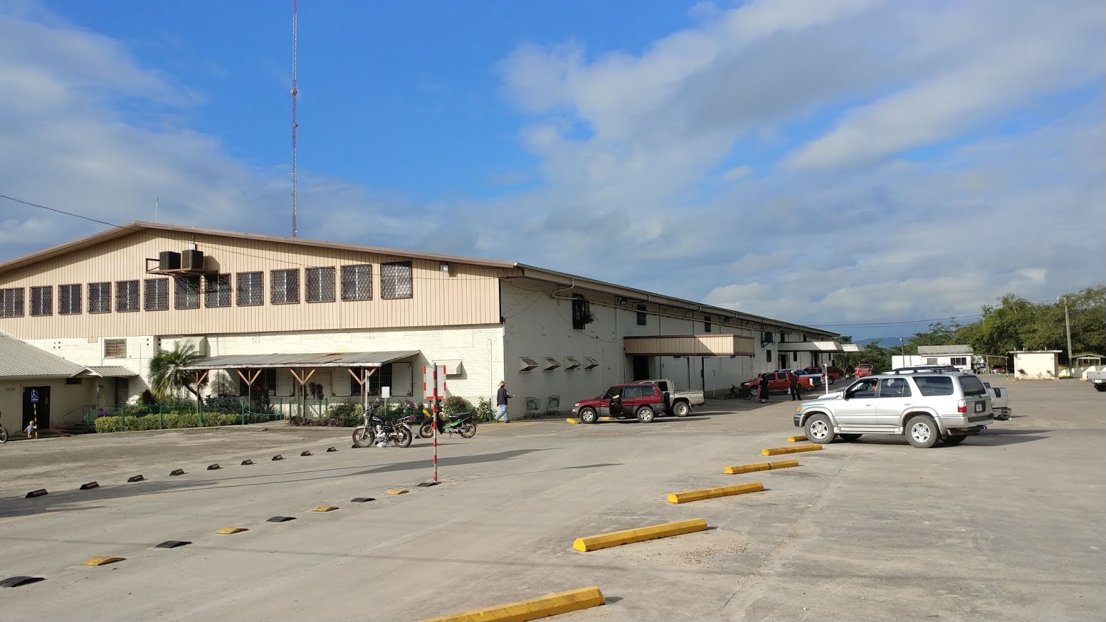 Center Road, Spanish Lookout