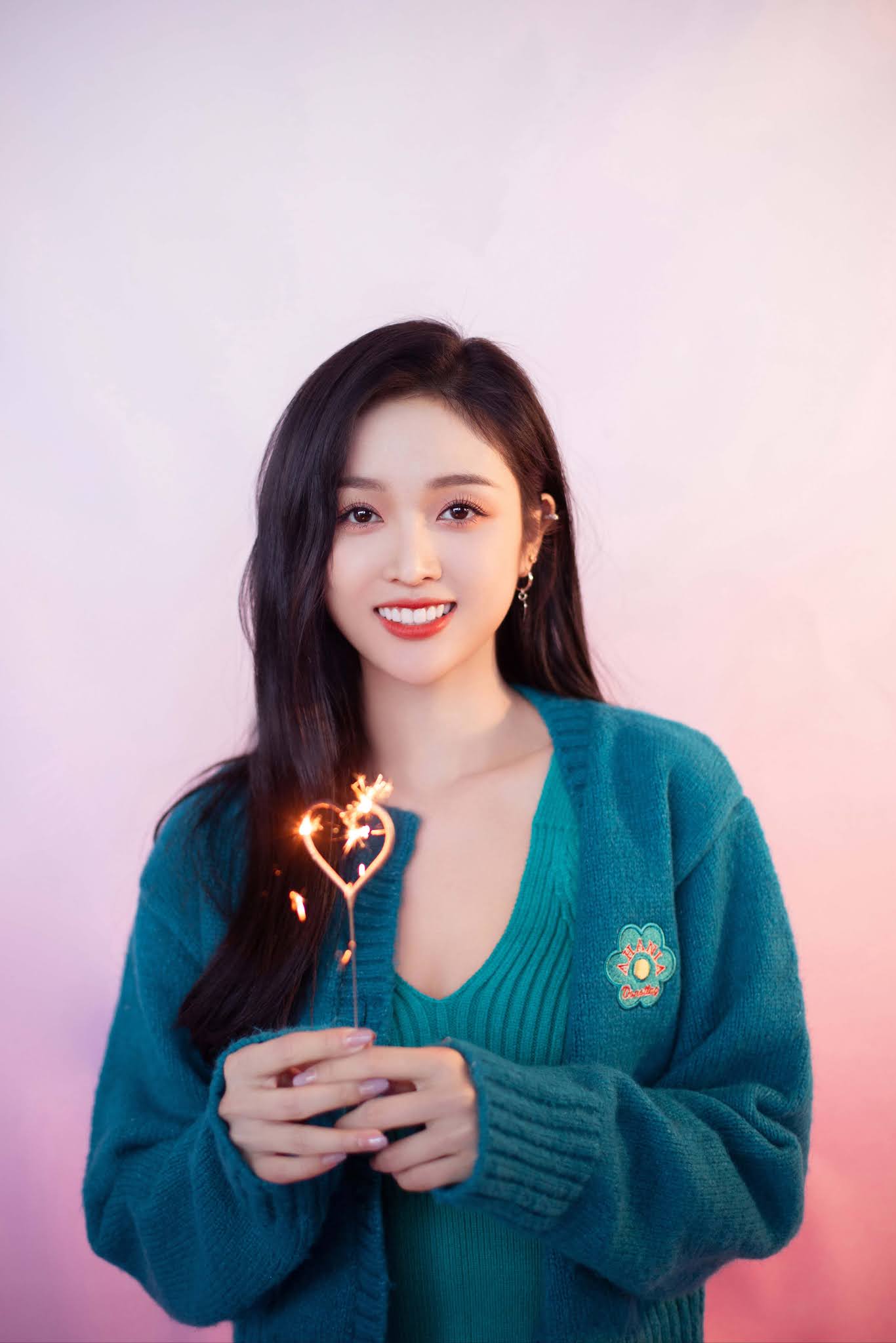 China Entertainment News Wu Xuanyi celebrates birthday