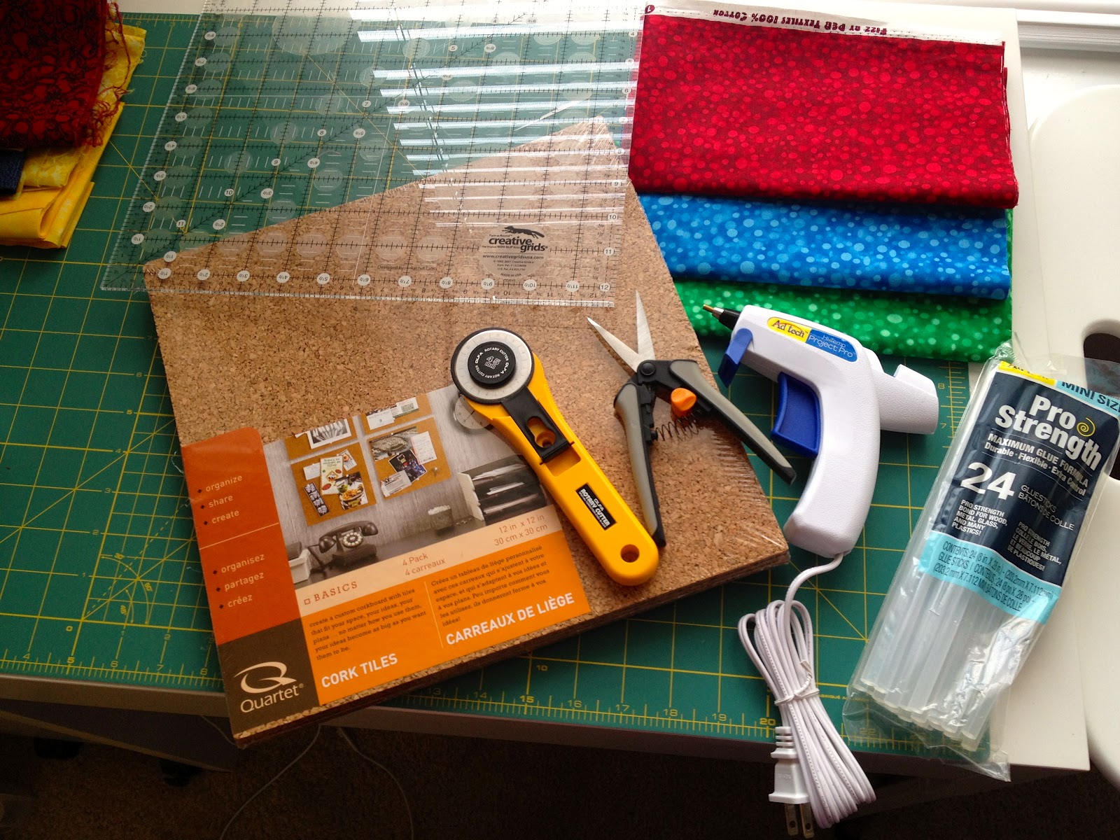 Teach 'n Craft Steph's Surprise! Cute Cork Board Tutorial