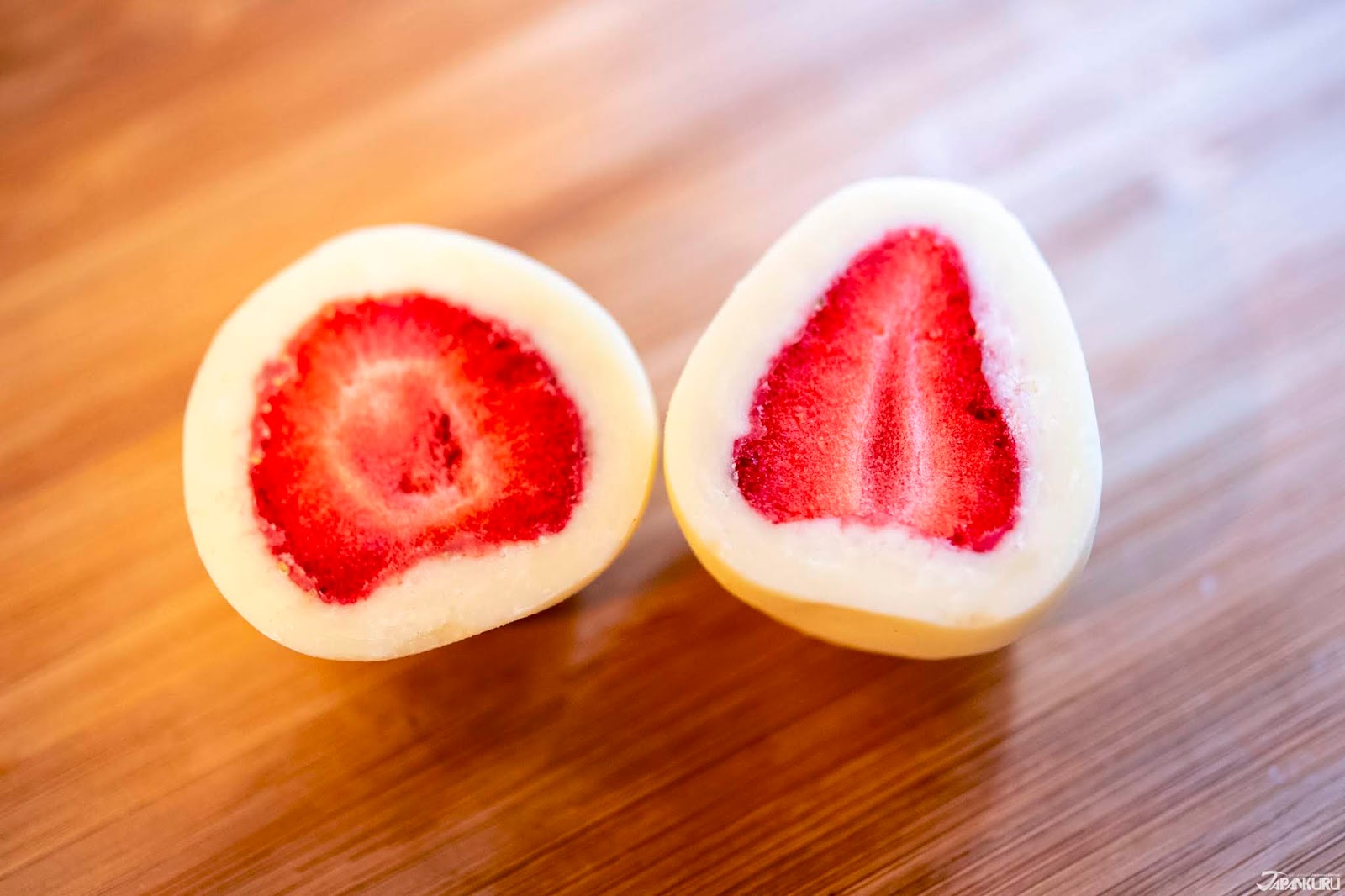 JAPANKURU Eating Japanese ChocolateCovered Strawberry Snacks That Use