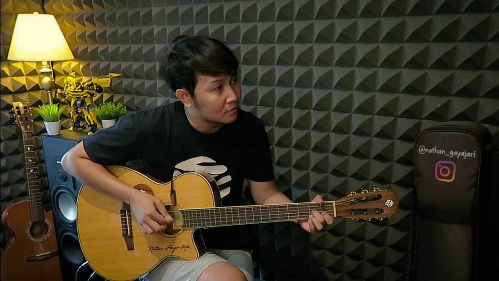Biodata Profil Gitaris Nathan Fingerstyle