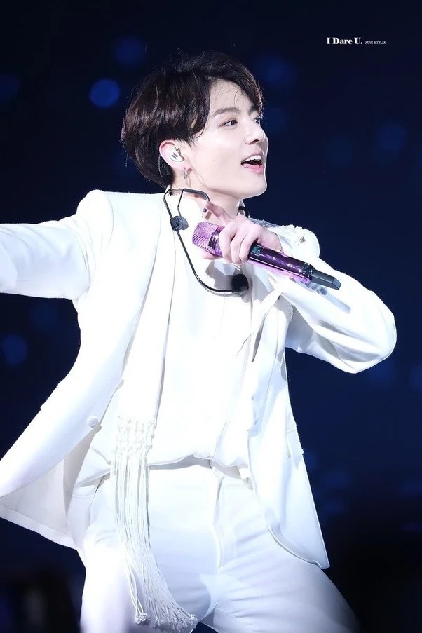 Inilah Makna Tersembunyi Di Balik Warna Mic Pribadi Para Member BTS