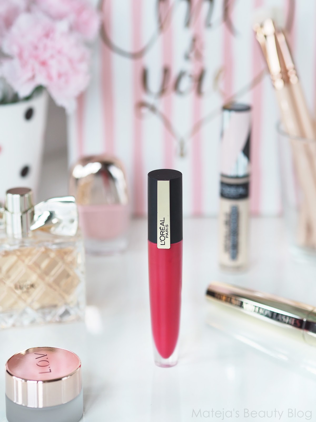 L'Oréal Rouge Signature Matte Liquid Lipstick 114 Represent