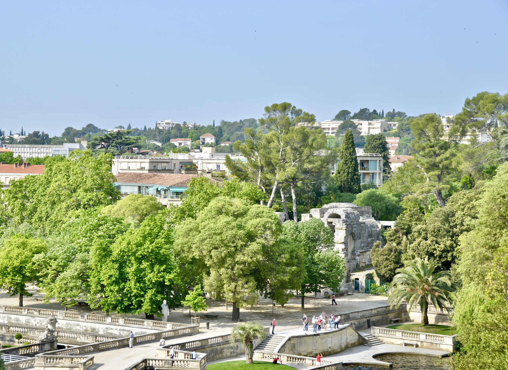 NÎMES-VACANCES-FAMILLE-FRANCE-JARDINS