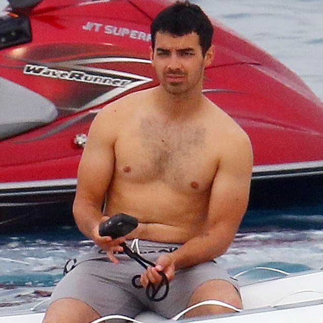 Joe Jonas shirtless paparazzi and IG pics from France.