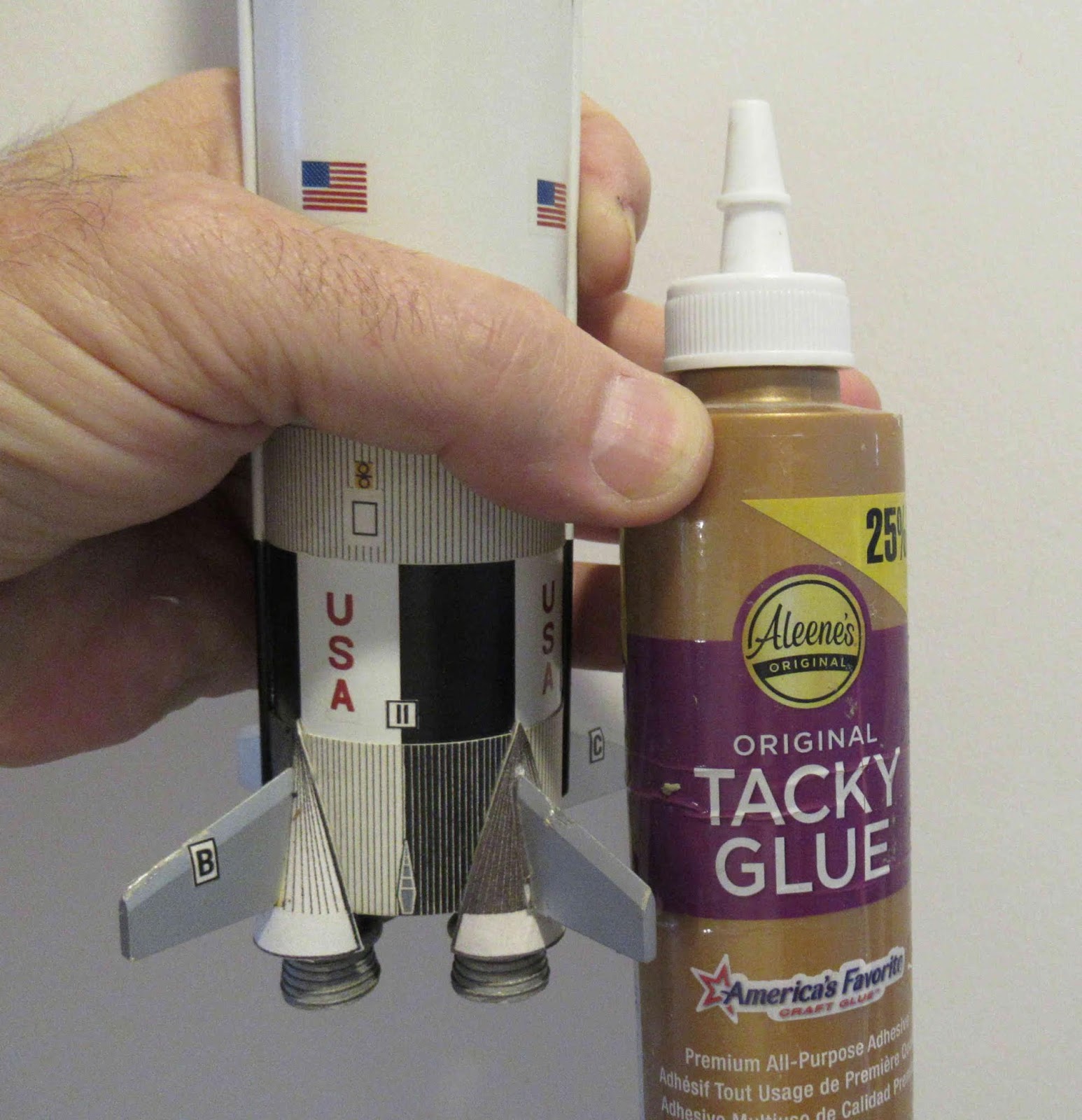 Model Rocket Building White (Clear) Glue TIP