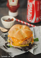 Cheeseburger clásica con mermelada de bacon