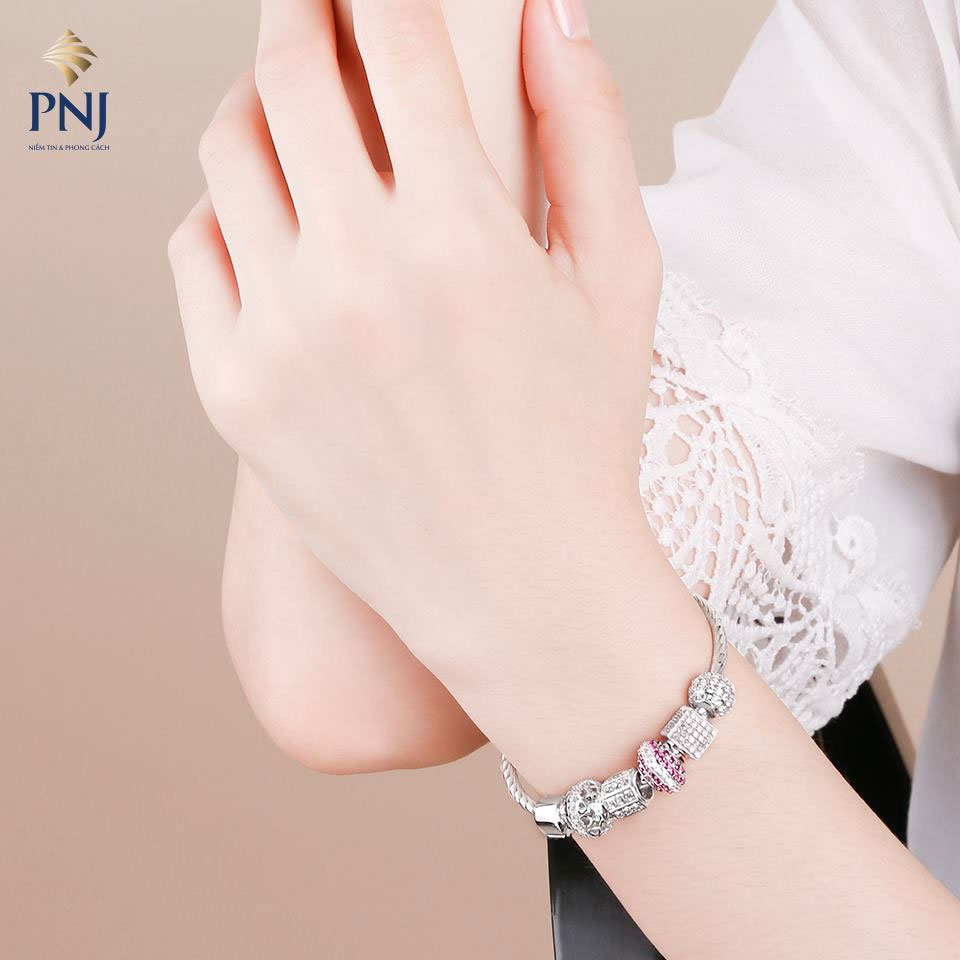 Hạt Charm Me Vàng trắng Ý 18K đính đá CZ PNJ hình tròn dẹt XM00W000029