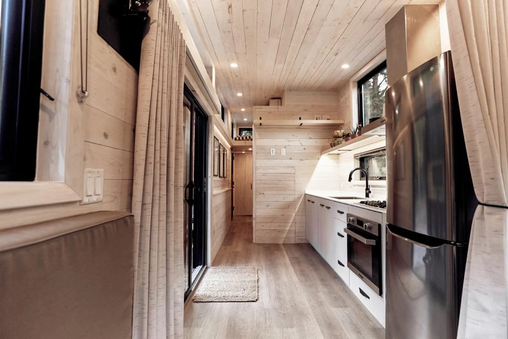 luxury-modern-house-kitchen-1
