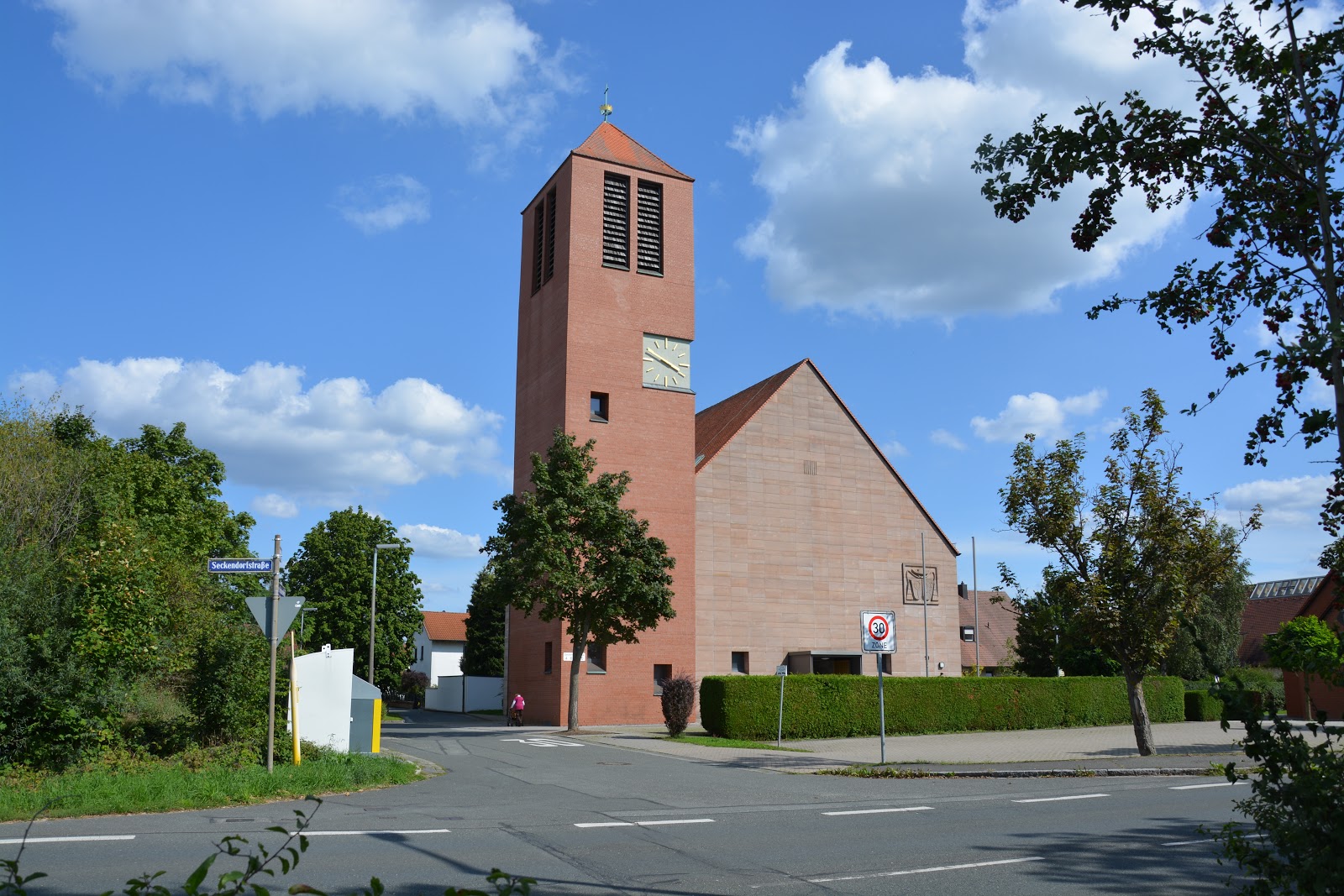 Nürnberginfo: Katholische Kirche Maria Königin in Kornburg