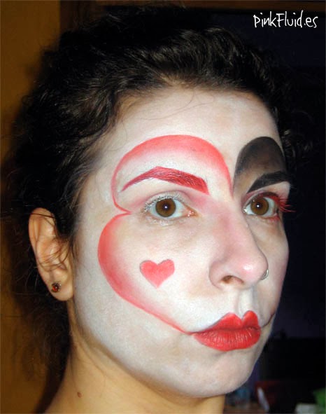 Pink Fluid: Reina de Corazones/Queen of Hearts Make Up