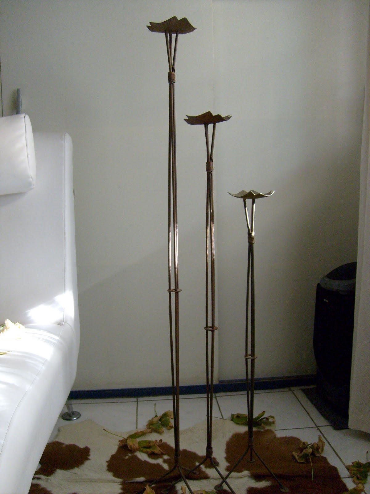 Decoración en Fierro: Candelabros de Pedestal en Desniveles