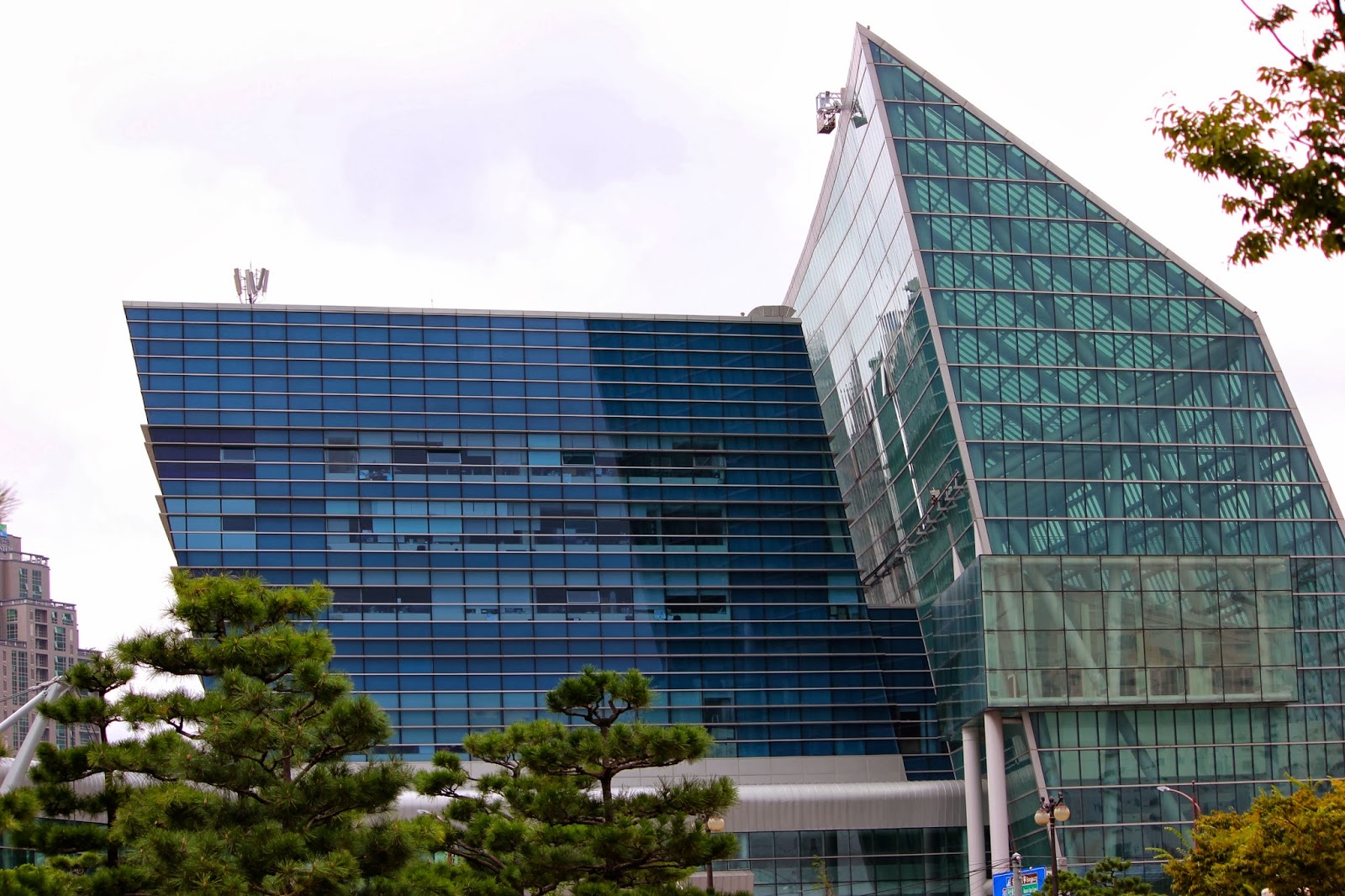 HellRideHellYeah: Some buildings of Busan