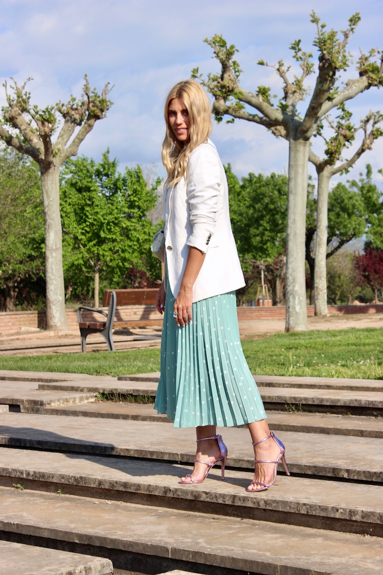 Por lo tanto creer Post impresionismo Miss trendy Barcelona: Falda midi verde y blazer blanco