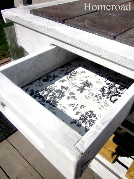 drawer with toile liner