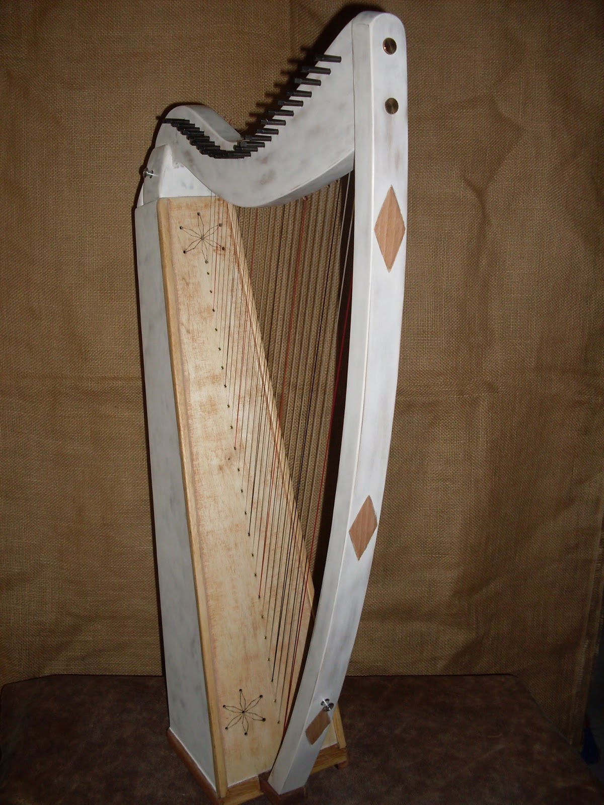 ARPAS, LIRAS Y TALLERES MUSICALES ARPA MODELO B2 columna arqueada