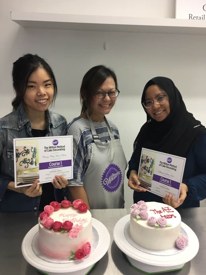 Wilton Cake Decorating Course At Bake It Yourself Biy Part 2