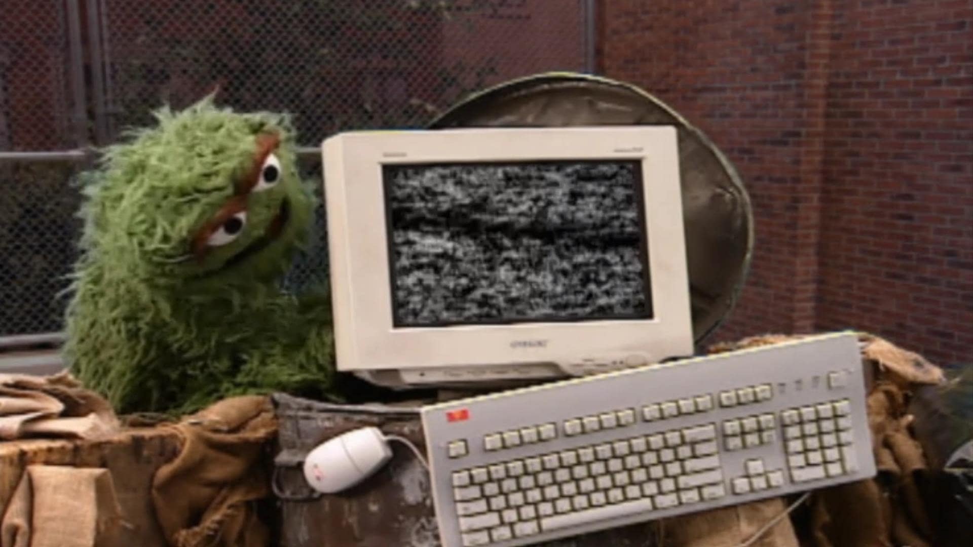 Watch Elmo's World Computers