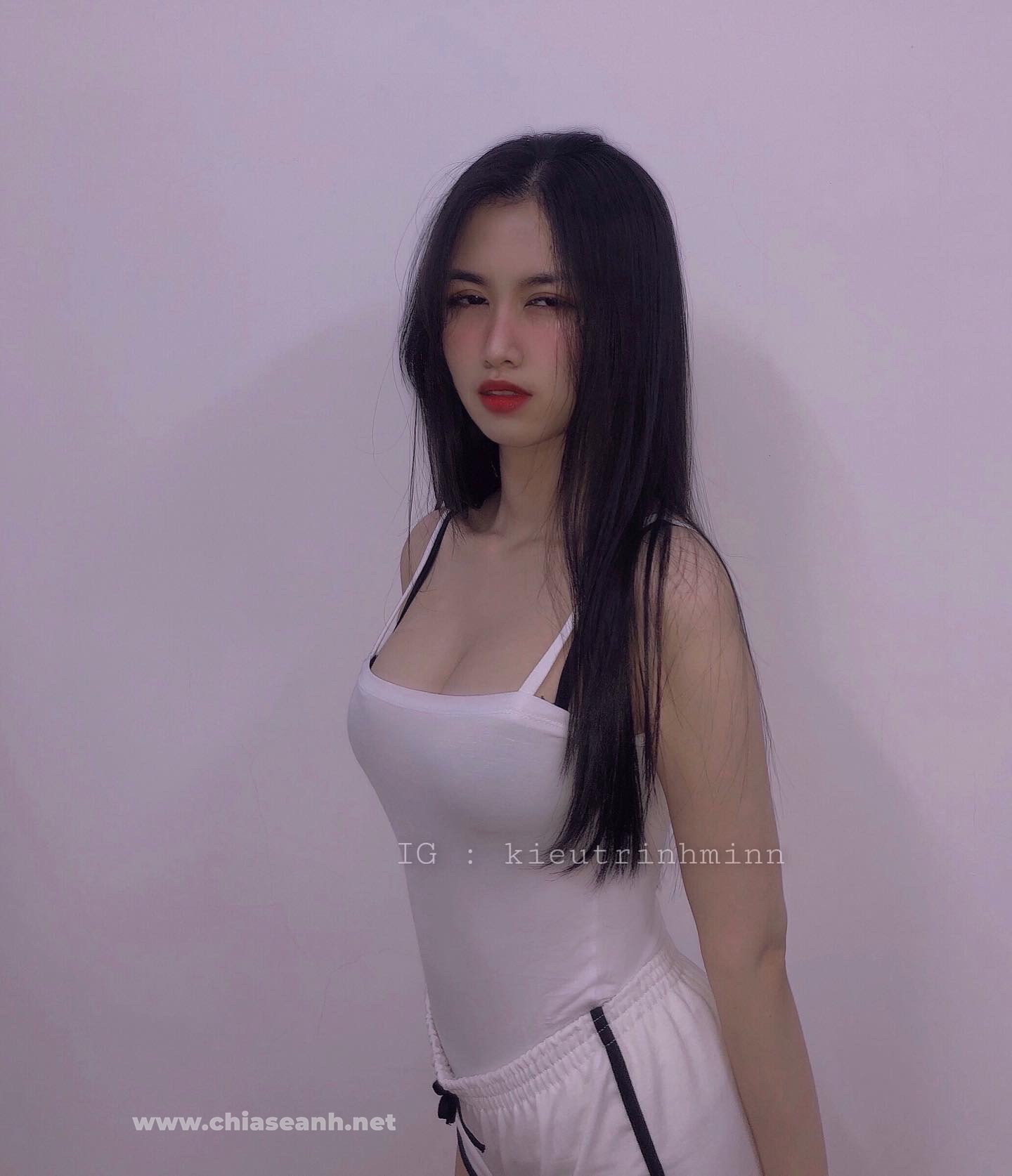 Bỏng mắt với thân hình sexy, quyến rũ của cô nàng 9x KieuTrinhMinn (P1)