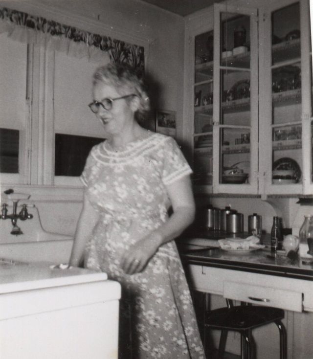Grandma's Retro 1950's Kitchen