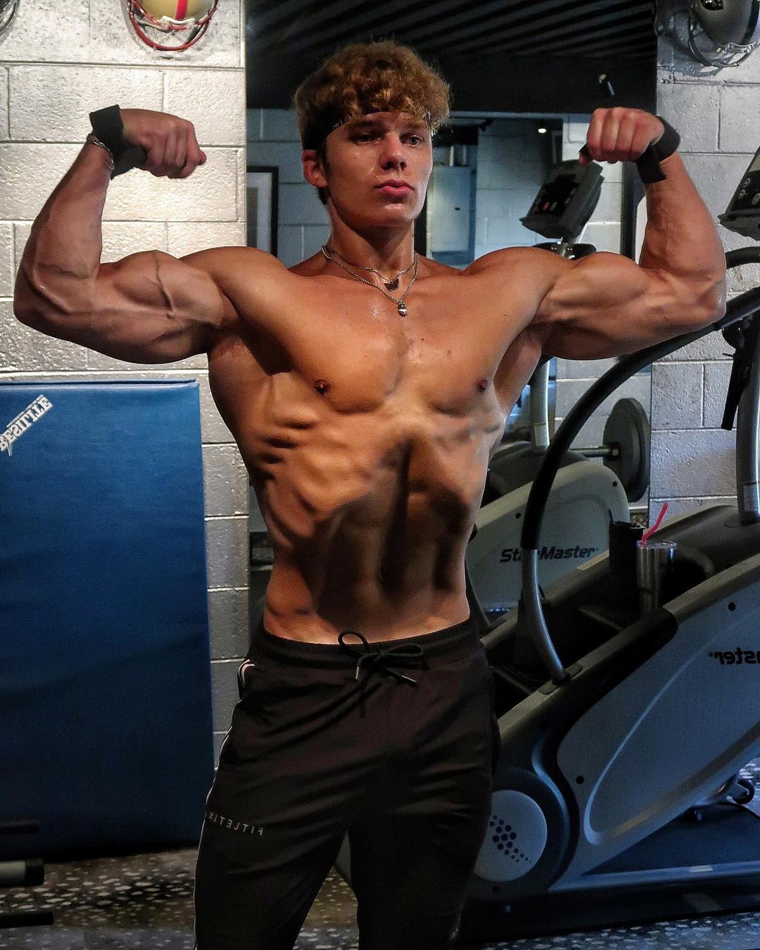 the beauty of male muscle Joseph