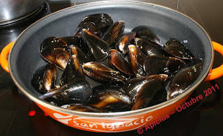  Mejillones cocidos con salsa lactea. 