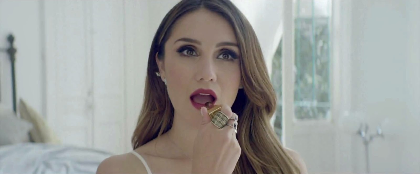 Dulce_Maria___No_Se_Llorar5B15D_mp4_000023790.jpg