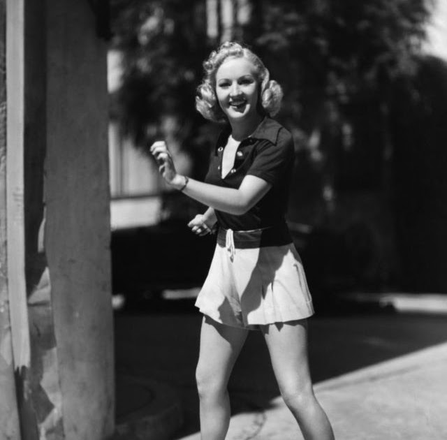 Some Fabulous Vintage Photos of Betty Grable in High-Waisted Shorts and ...