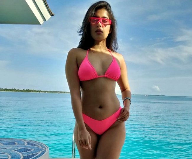 Nikita sharma bikini Clearance