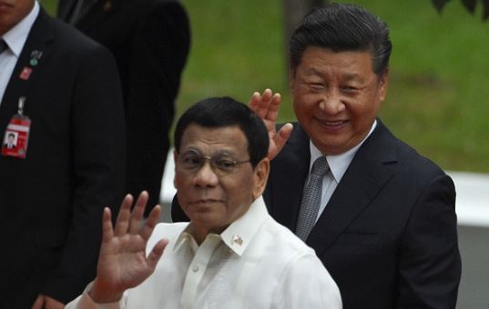 Tổng thống Philippines Rodrigo Duterte và Chủ tịch Trung Quốc Tập Cận Bình