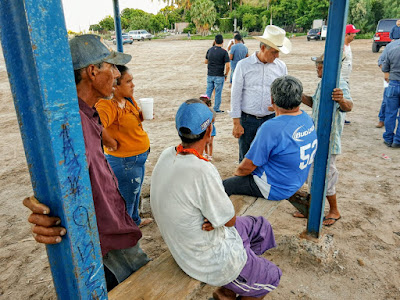 Alcalde de Huatabampo Ramón Díaz visita el puerto de Yavaros y comunidad de Bachantahui