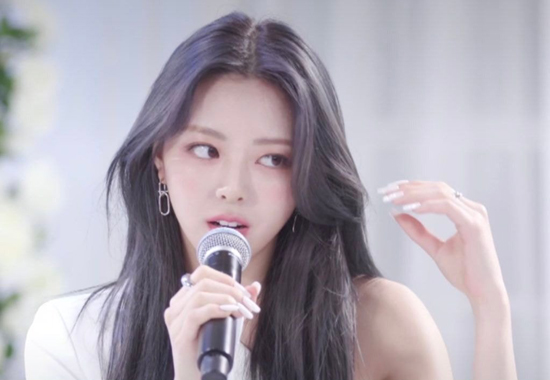 itzy ユナ 前髪